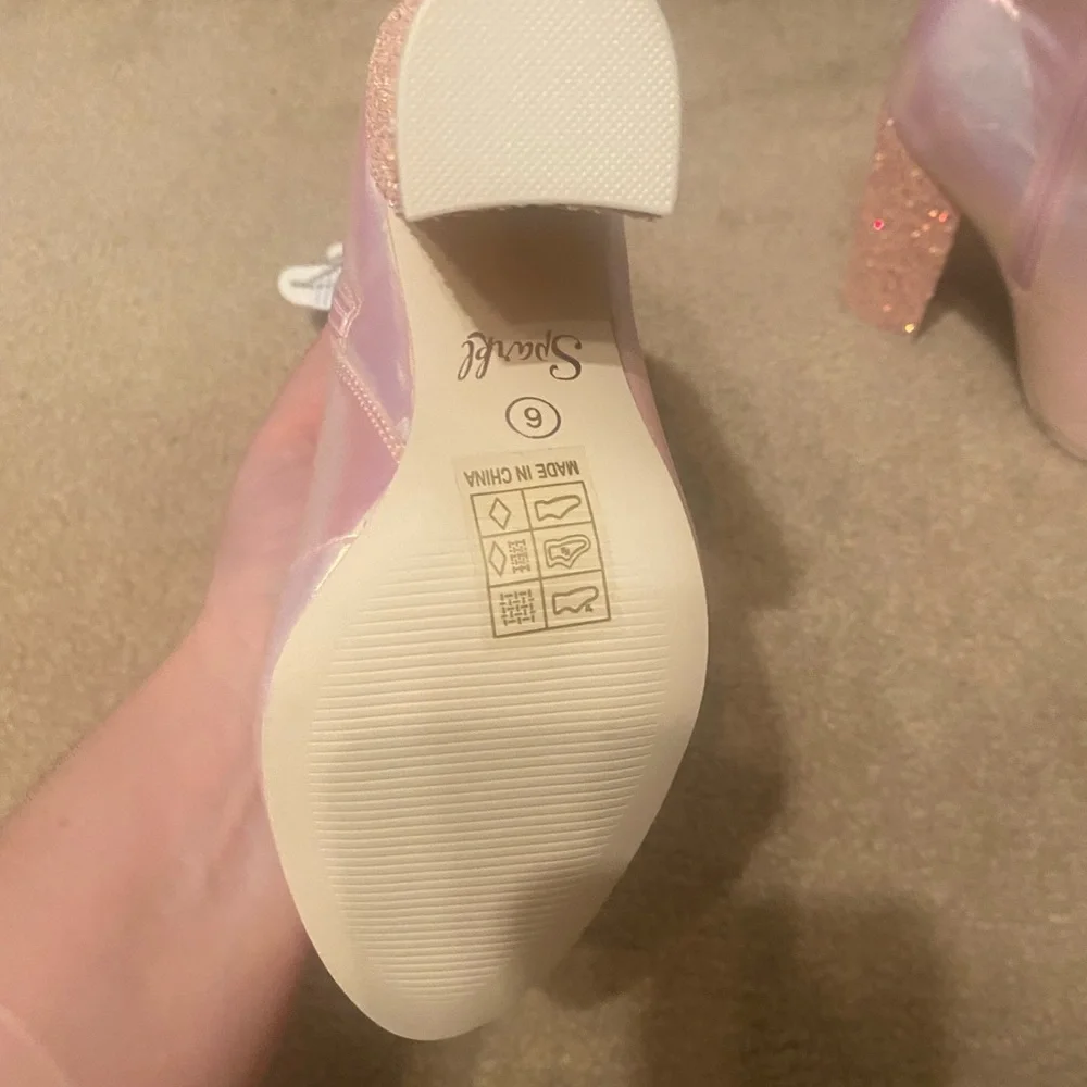 SOLD mini boots in pink irridescent size 6 NWT - Picture 3 of 7